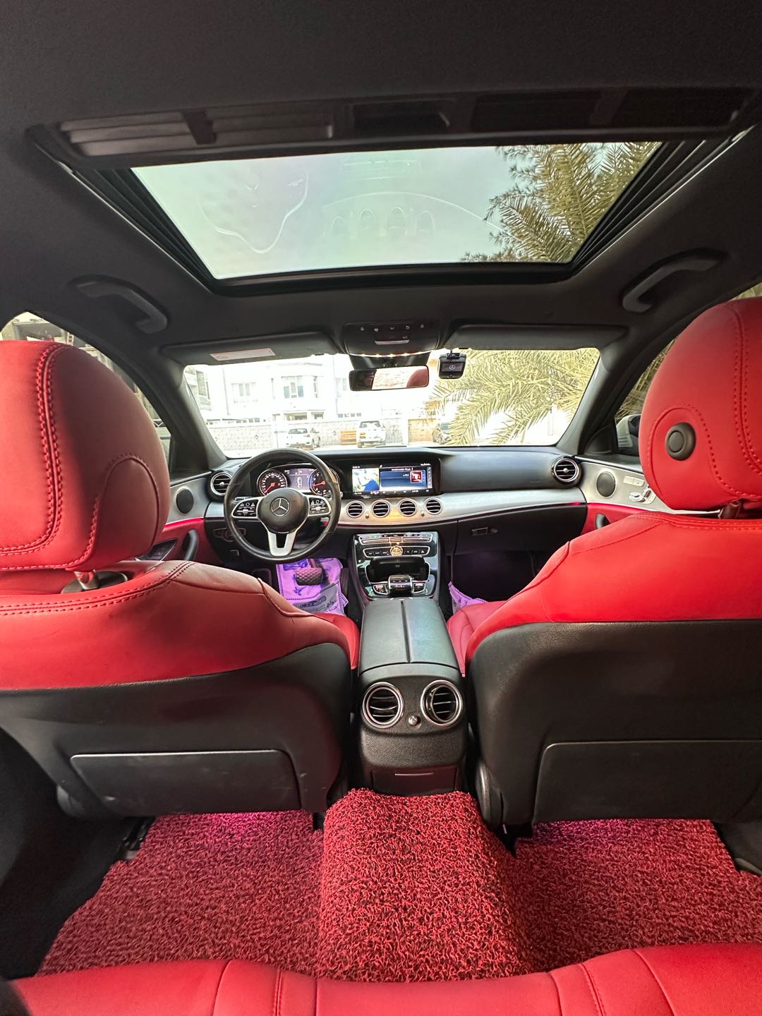 Car Image 2019 MERCEDES E Class 300