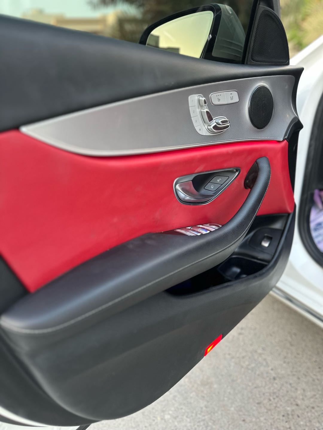 Car Image 2019 MERCEDES E Class 300