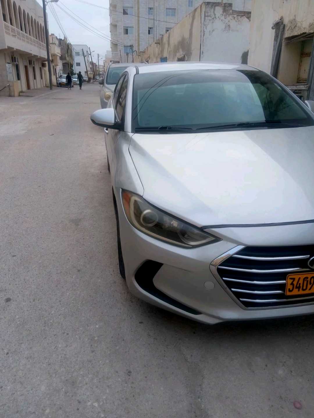 Car Image 2017 HYUNDAI ELANTRA SE