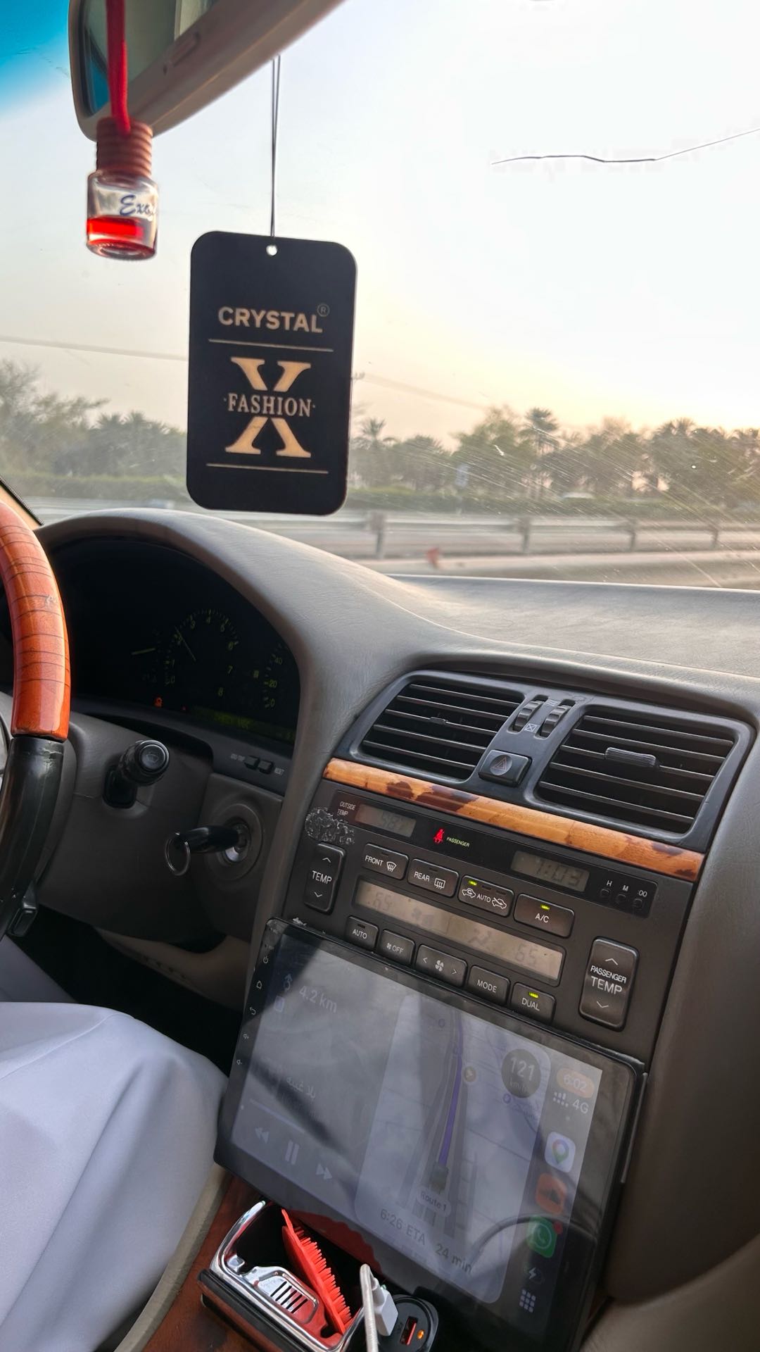 Car Image 1998 LEXUS LS 400