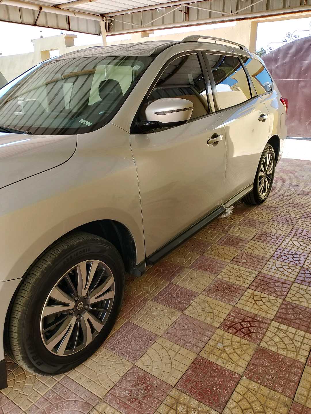 Car Image 2017 NISSAN PATHFINDER SV