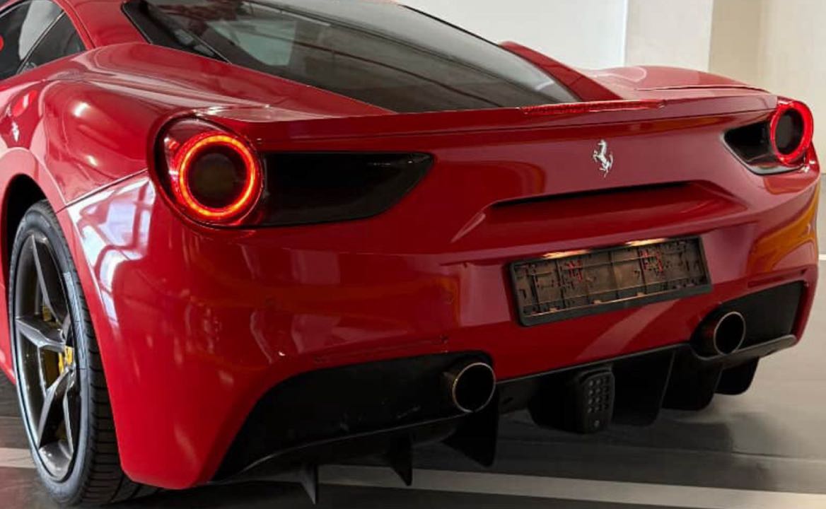 فيراري 488 2022