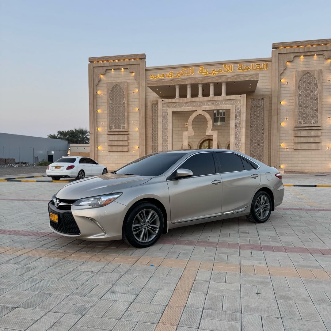 Car Image 2017 TOYOTA CAMRY SE
