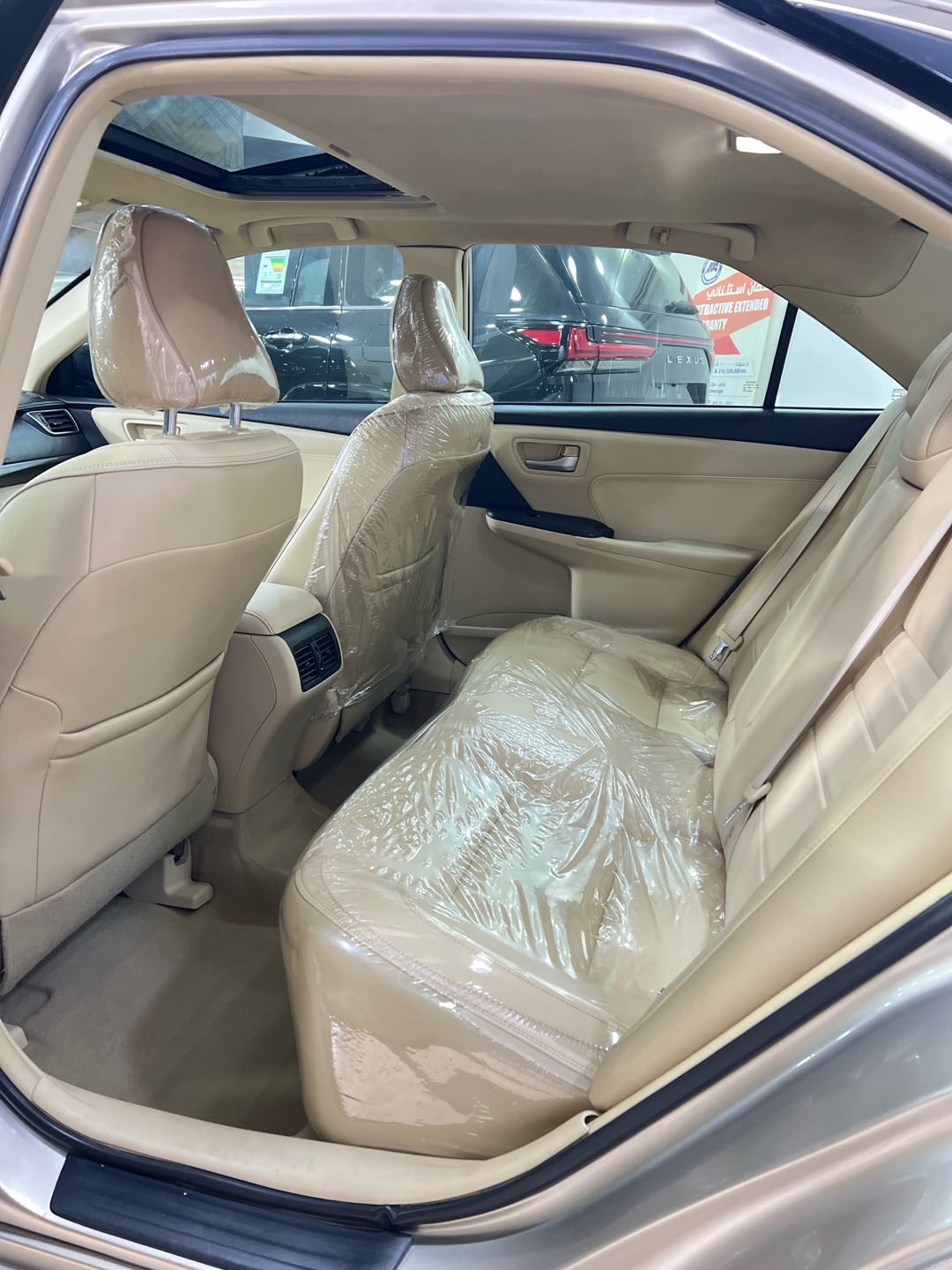 Car Image 2015 TOYOTA CAMRY XLE