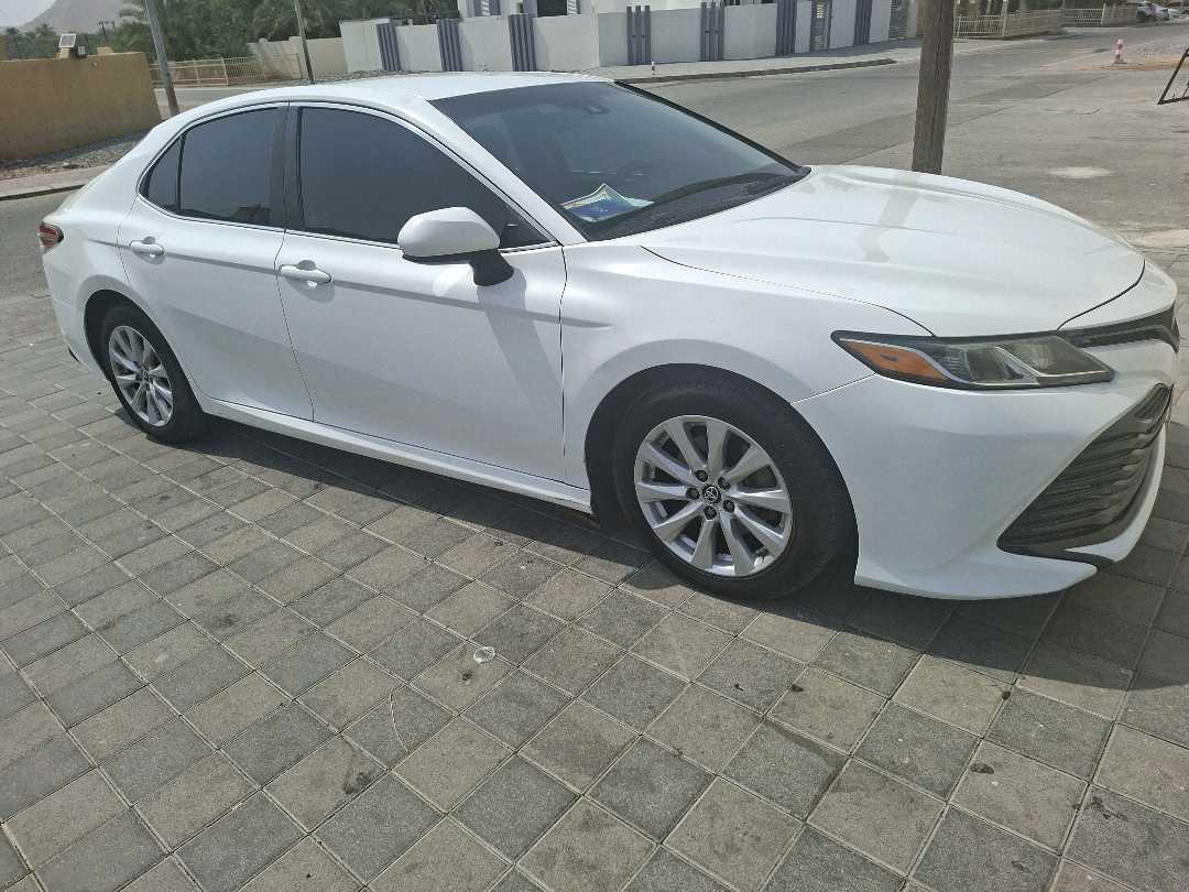 Car Image 2018 TOYOTA CAMRY LE