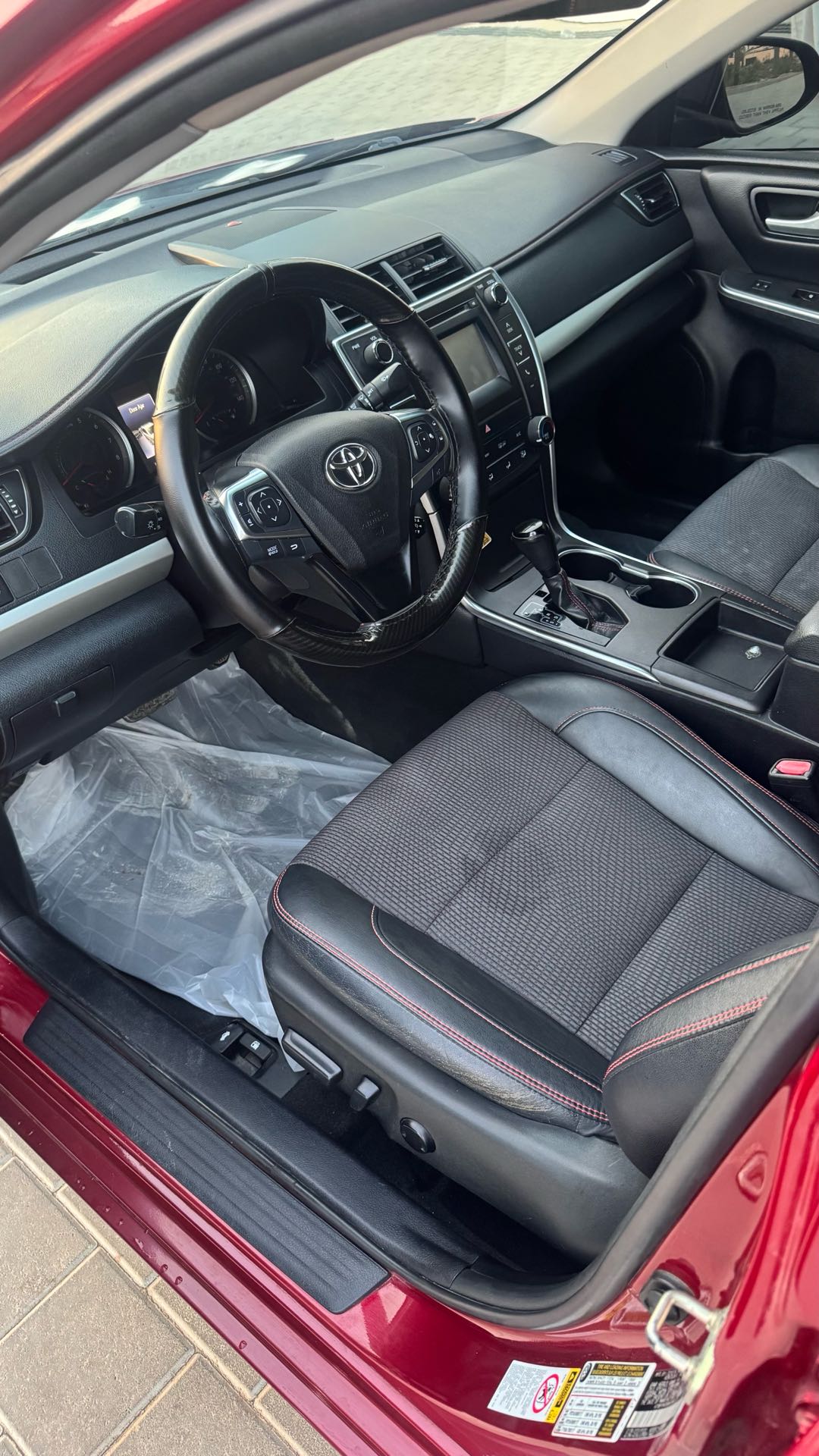 Car Image 2016 TOYOTA CAMRY SE
