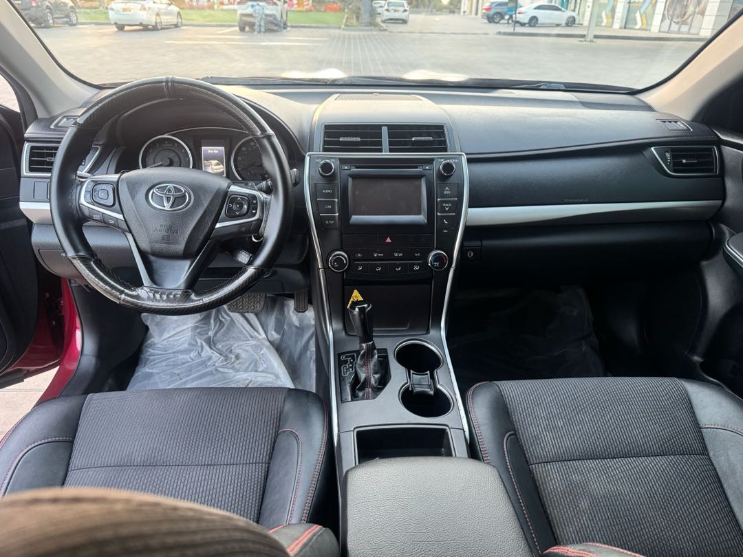 Car Image 2016 TOYOTA CAMRY SE