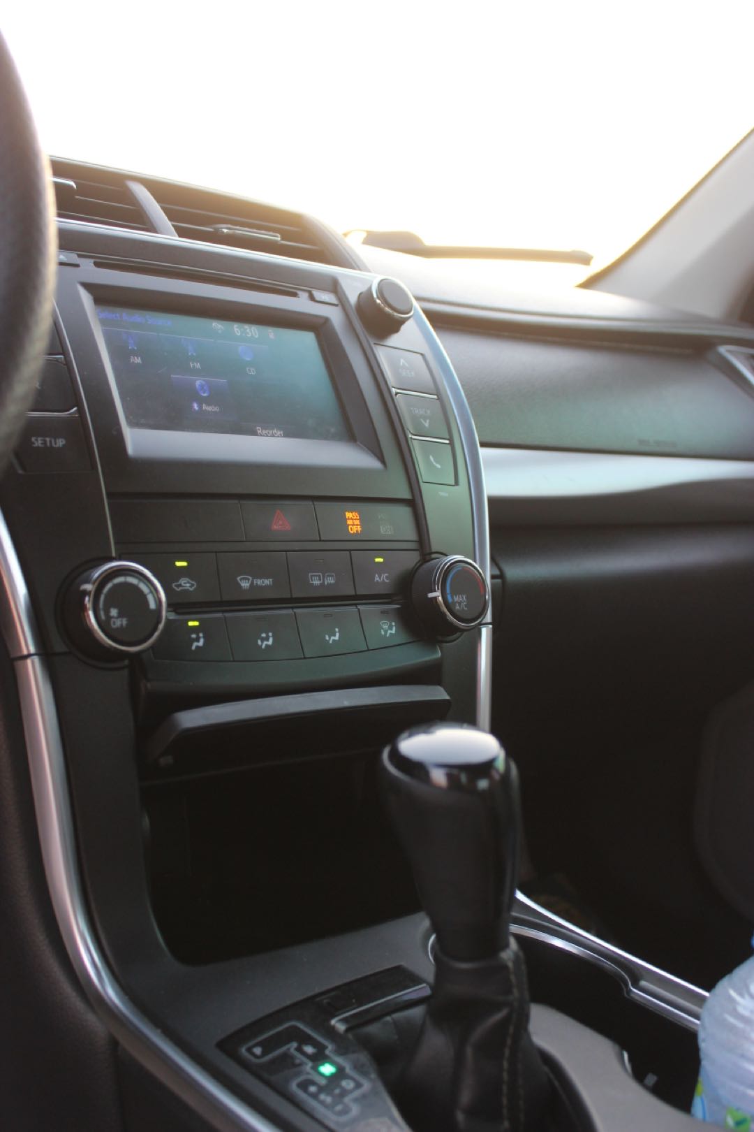 Car Image 2016 TOYOTA CAMRY SE