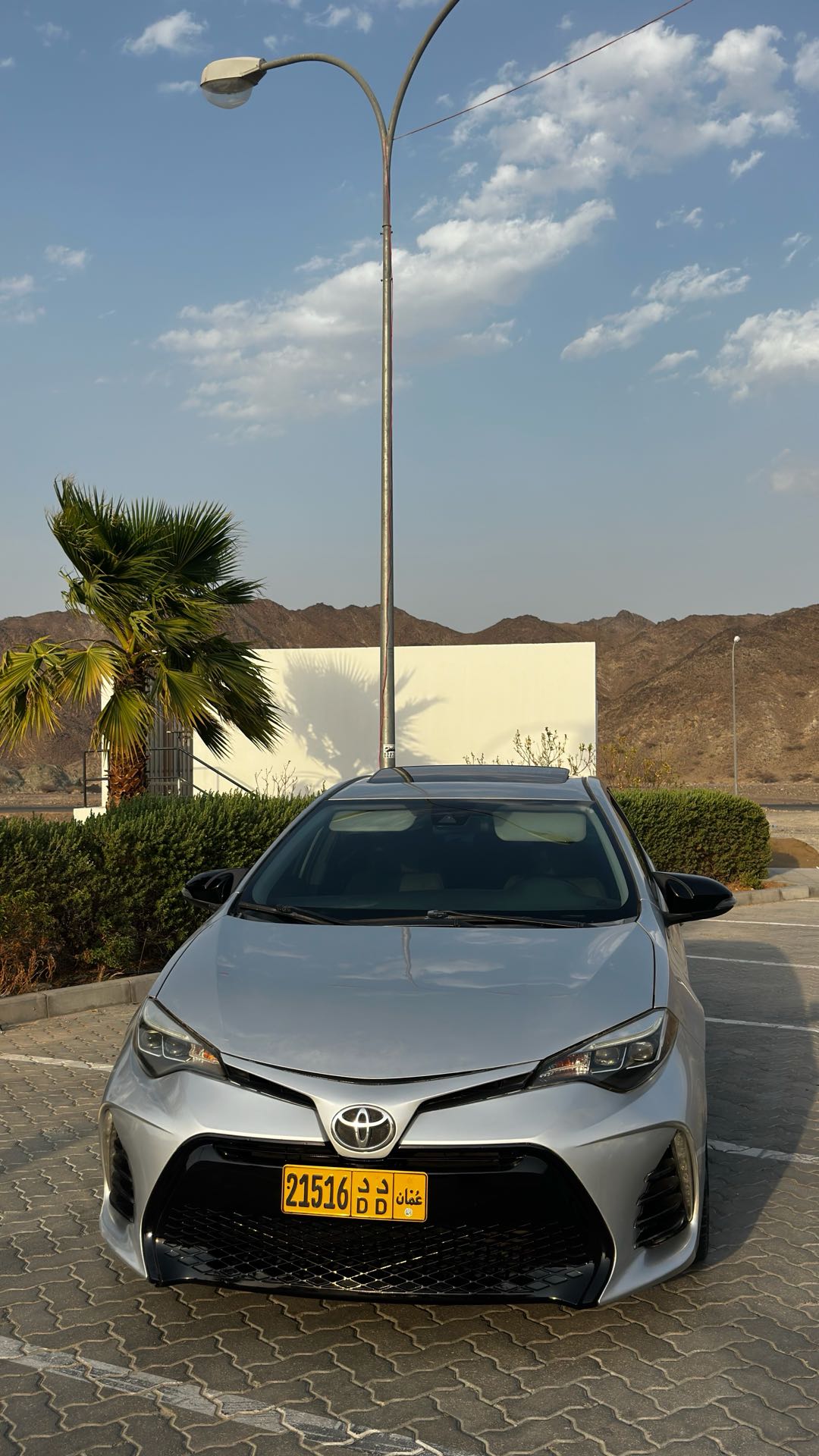 Car Image 2017 TOYOTA COROLLA SE