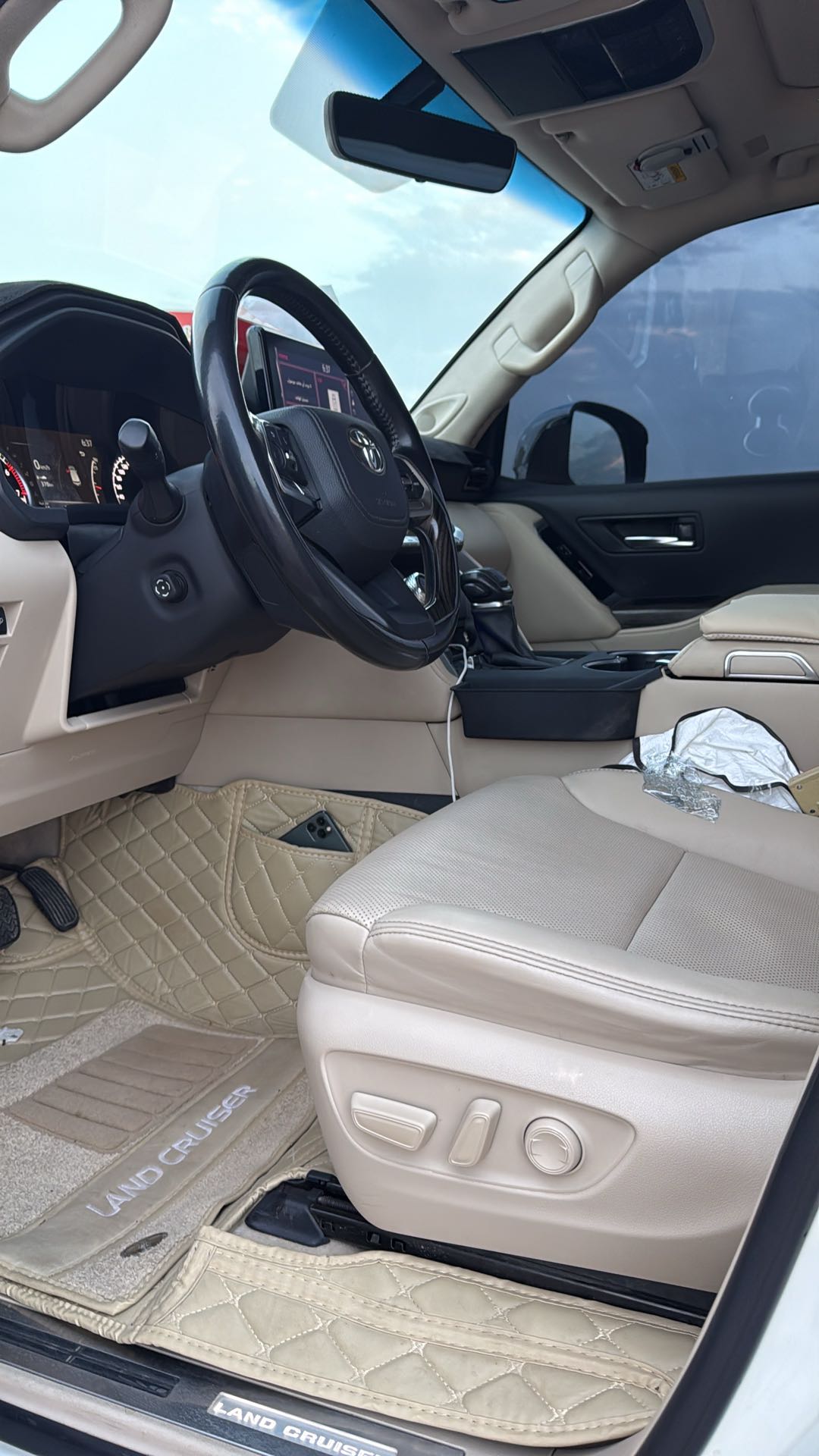 Car Image 2022 TOYOTA LAND CRUISER VX.R