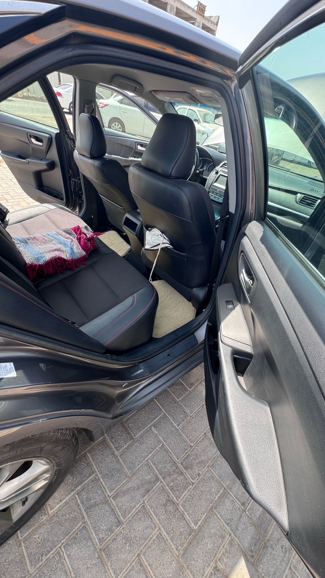 Car Image 2016 TOYOTA CAMRY SE