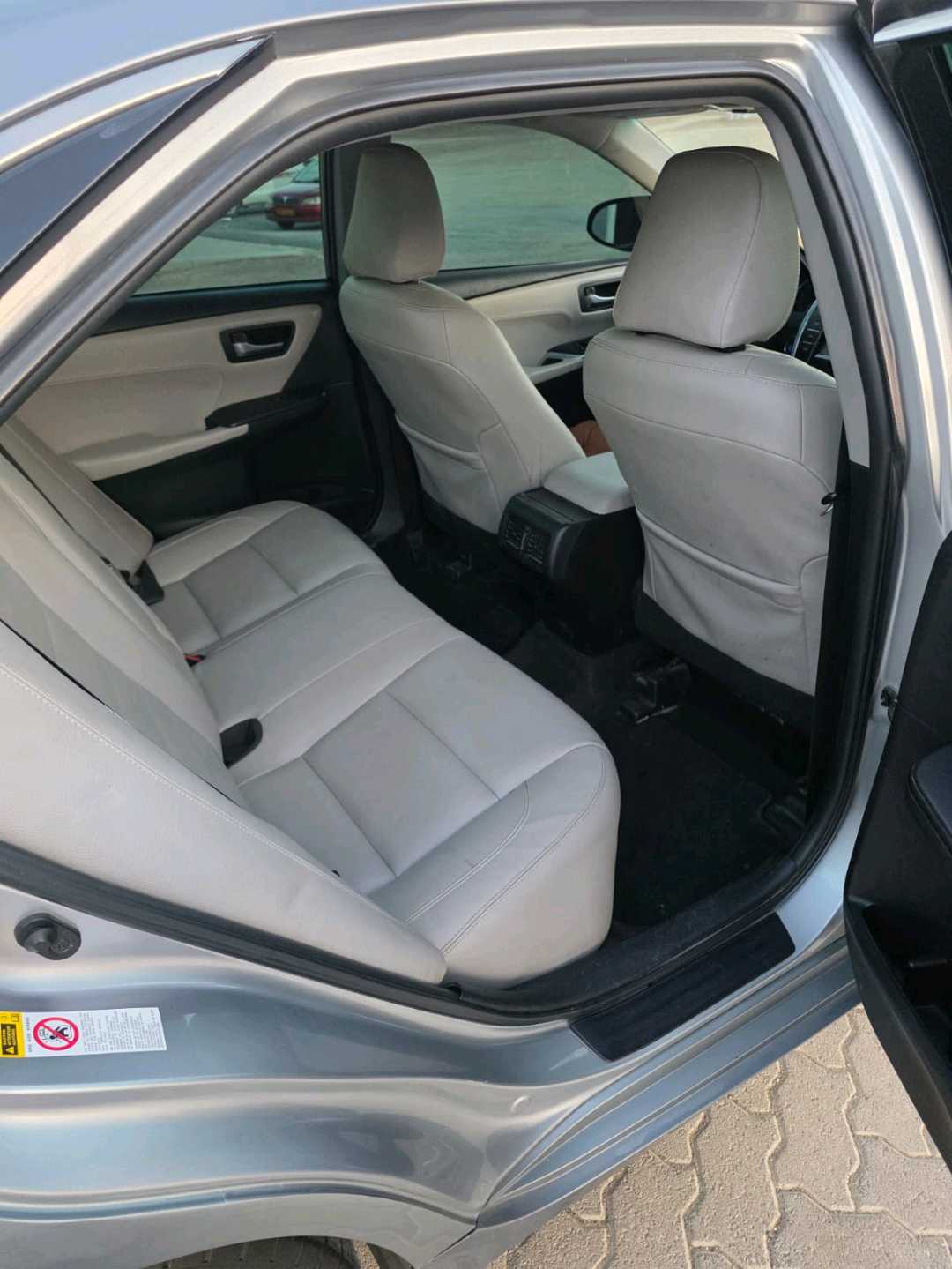 Car Image 2015 TOYOTA CAMRY XLE