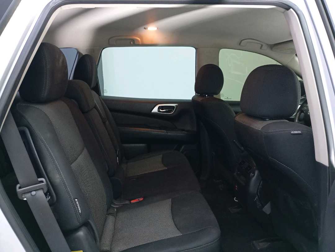 Car Image 2018 NISSAN PATHFINDER SV