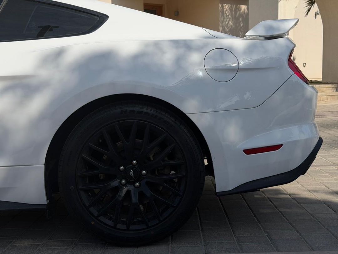 FORD MUSTANG 2023