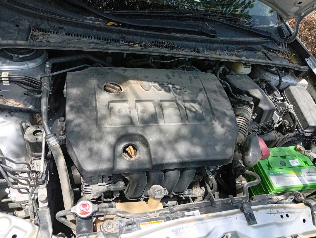 Car Image 2017 TOYOTA COROLLA LE