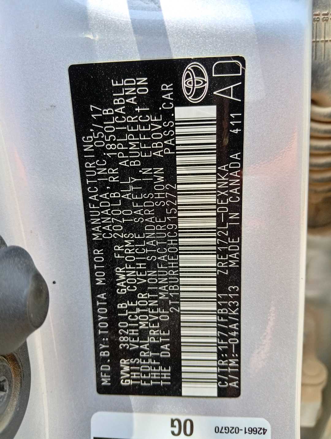 Car Image 2017 TOYOTA COROLLA LE