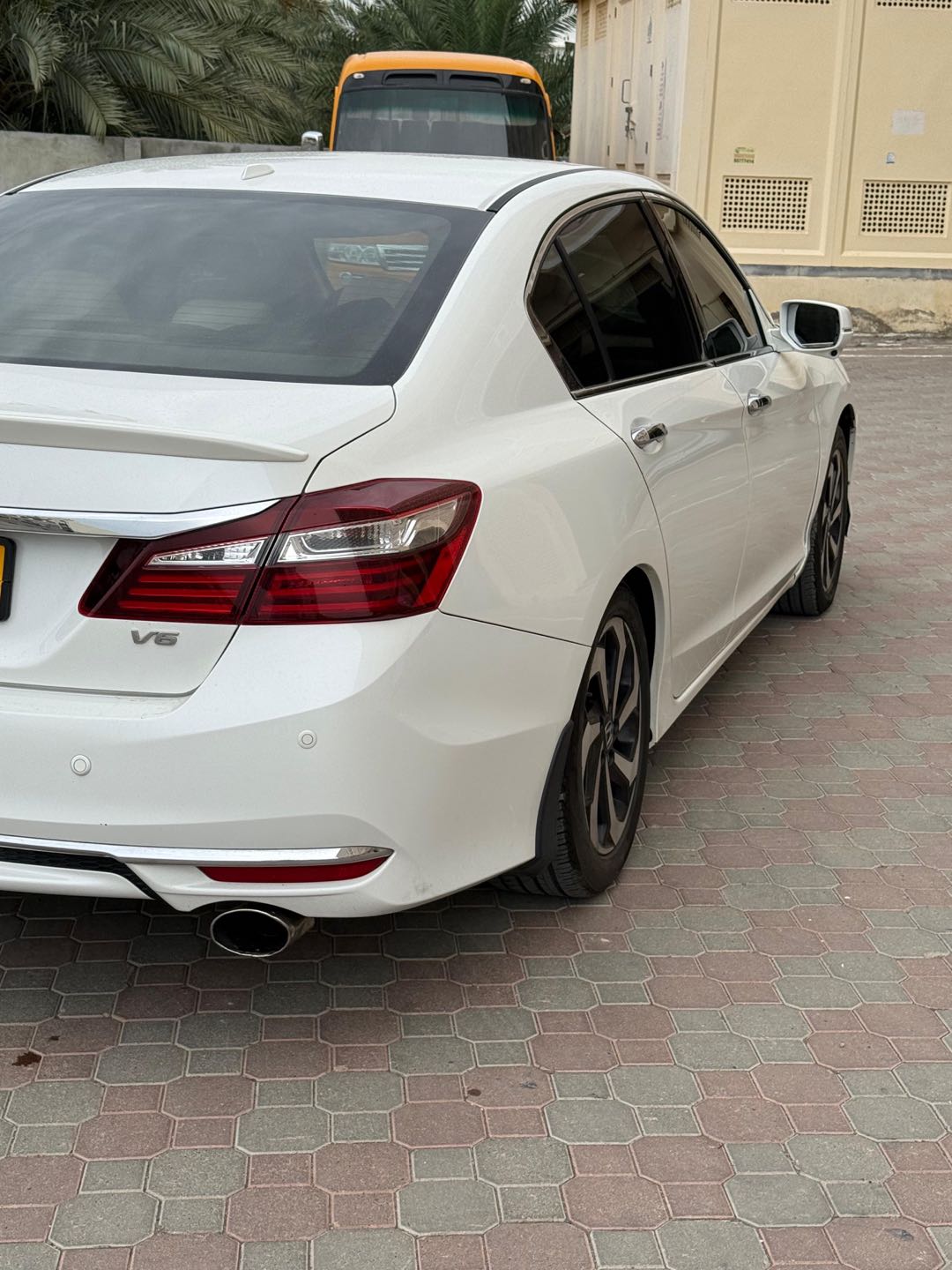 Car Image 2017 HONDA ACCORD EXL