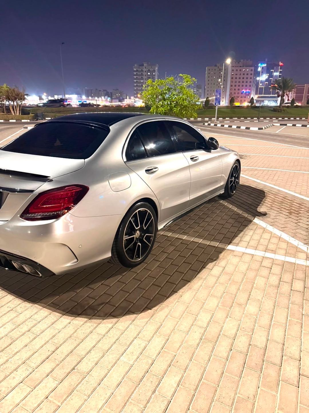 Car Image 2016 MERCEDES C Class 300