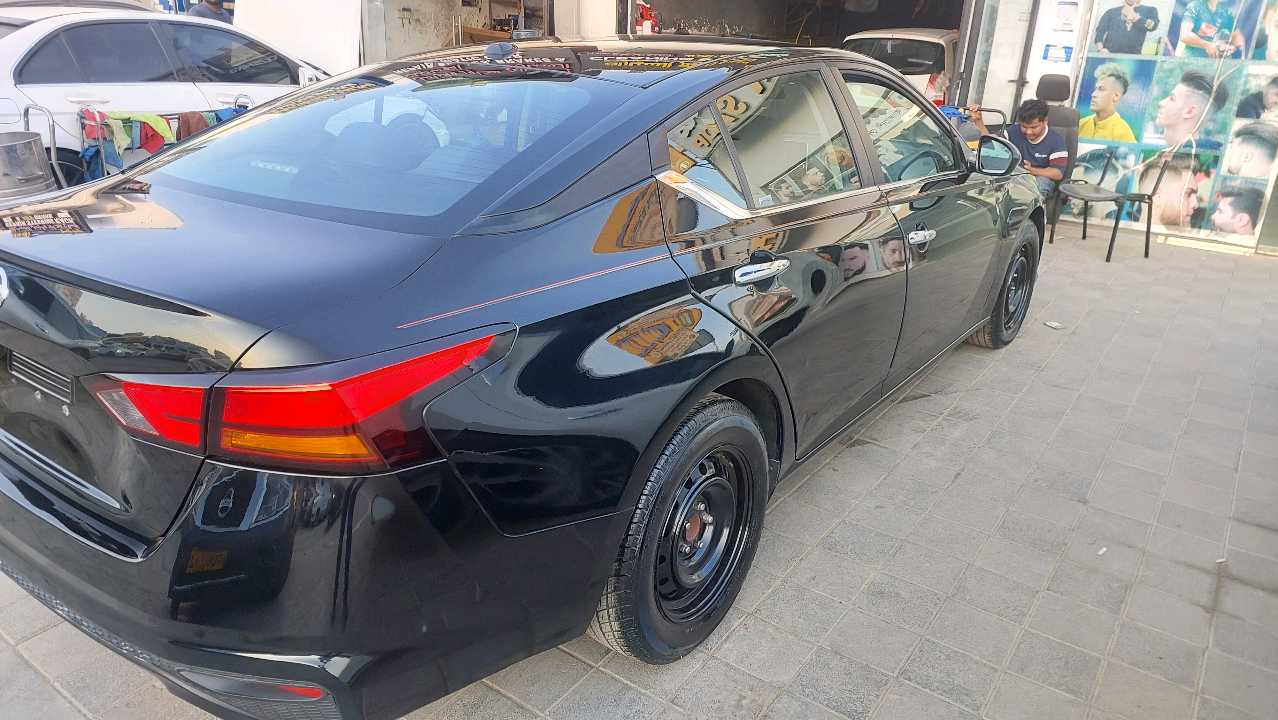 Car Image 2019 NISSAN ALTIMA S