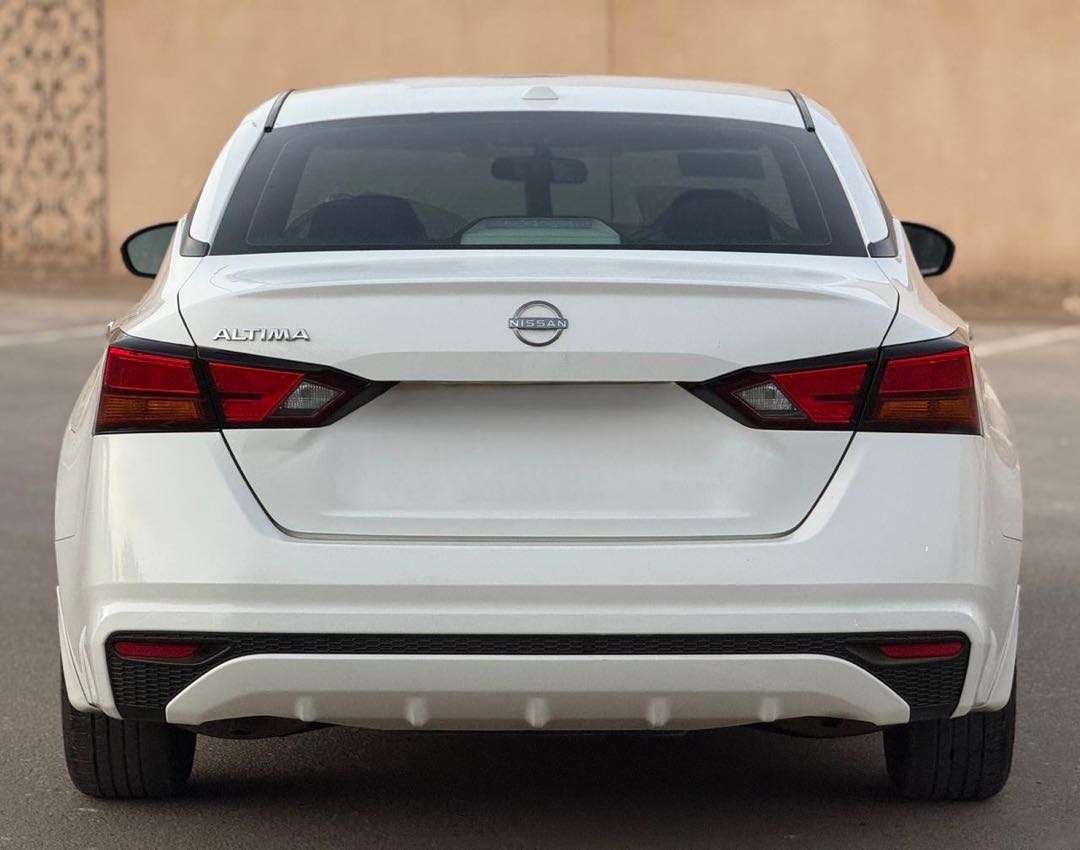 Car Image 2019 NISSAN ALTIMA S