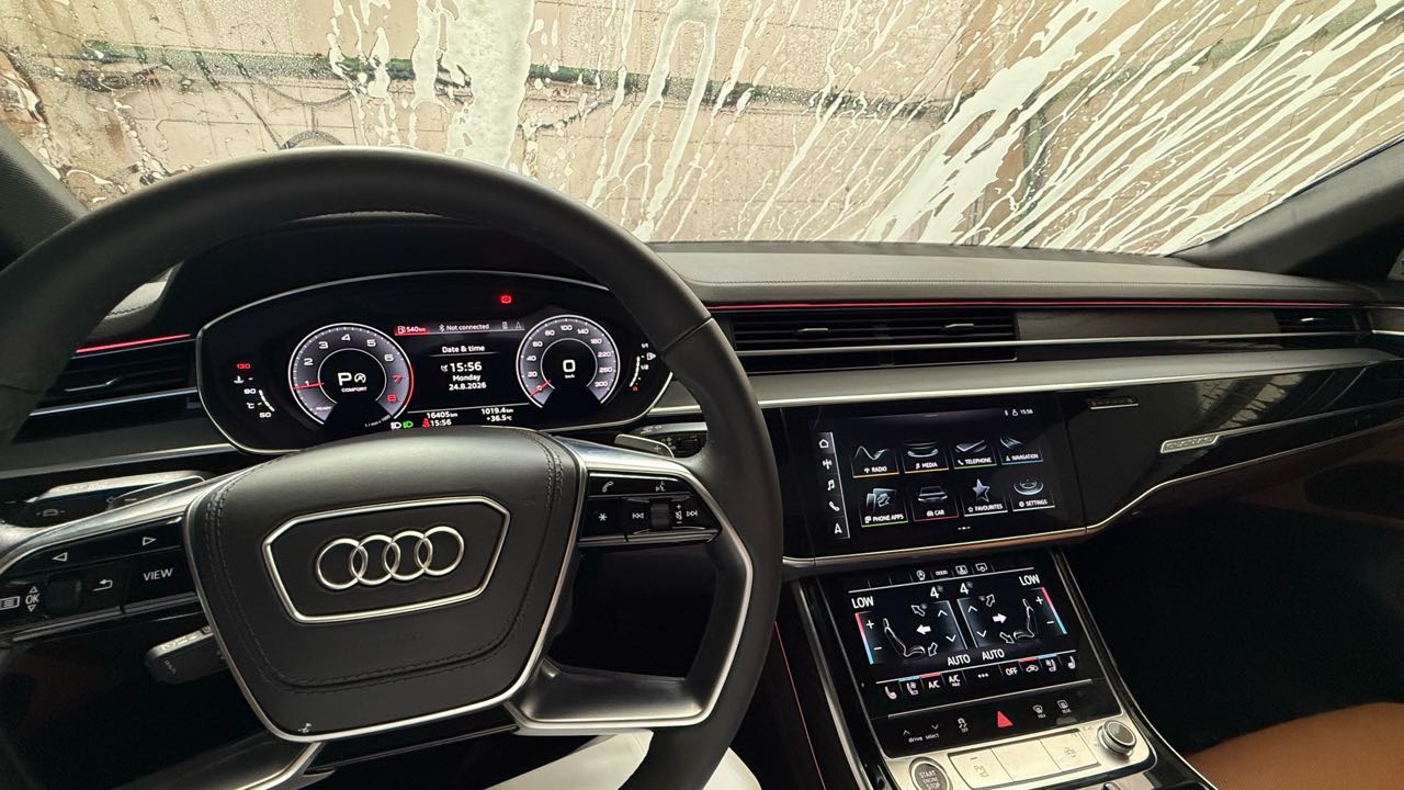 AUDI A8 2026