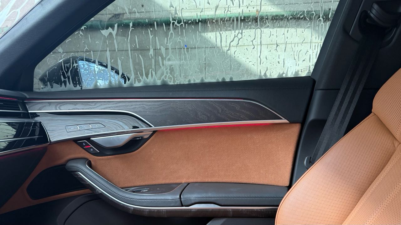 AUDI A8 2026