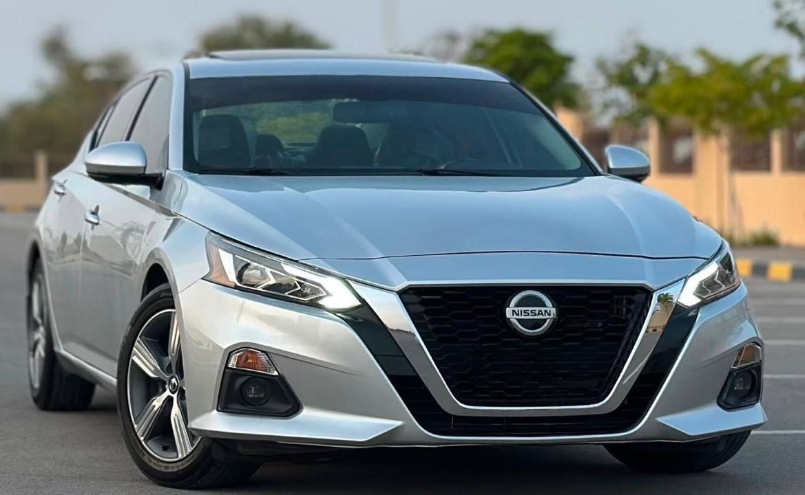 Car Image 2019 NISSAN ALTIMA SV