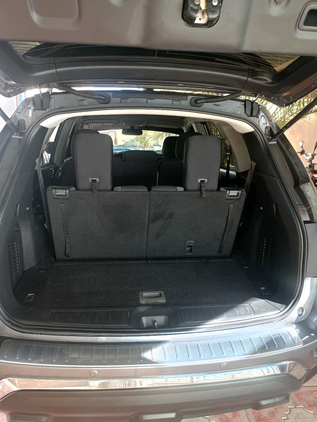 Car Image 2017 NISSAN PATHFINDER SV