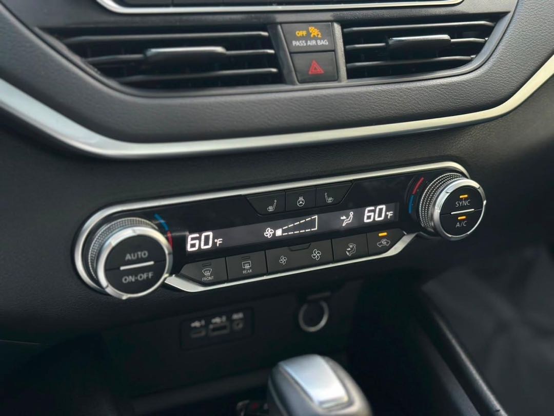 Car Image 2019 NISSAN ALTIMA SV