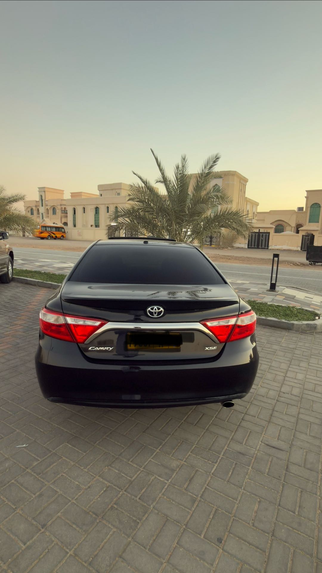 Car Image 2016 TOYOTA CAMRY XSE