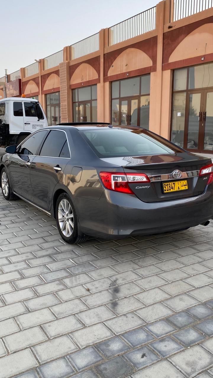Car Image 2012 TOYOTA CAMRY XLE
