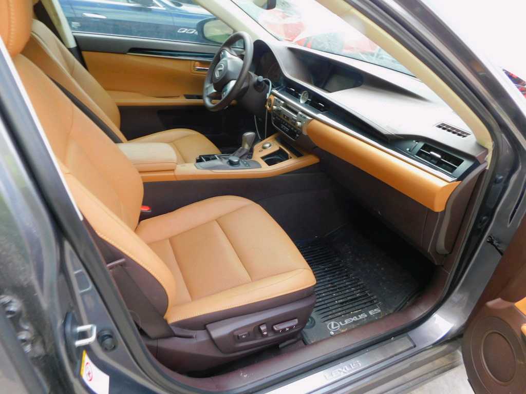 Car Image 2016 LEXUS ES 350