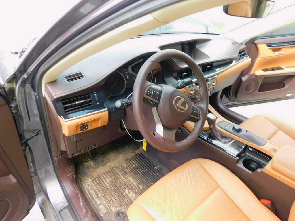 Car Image 2016 LEXUS ES 350