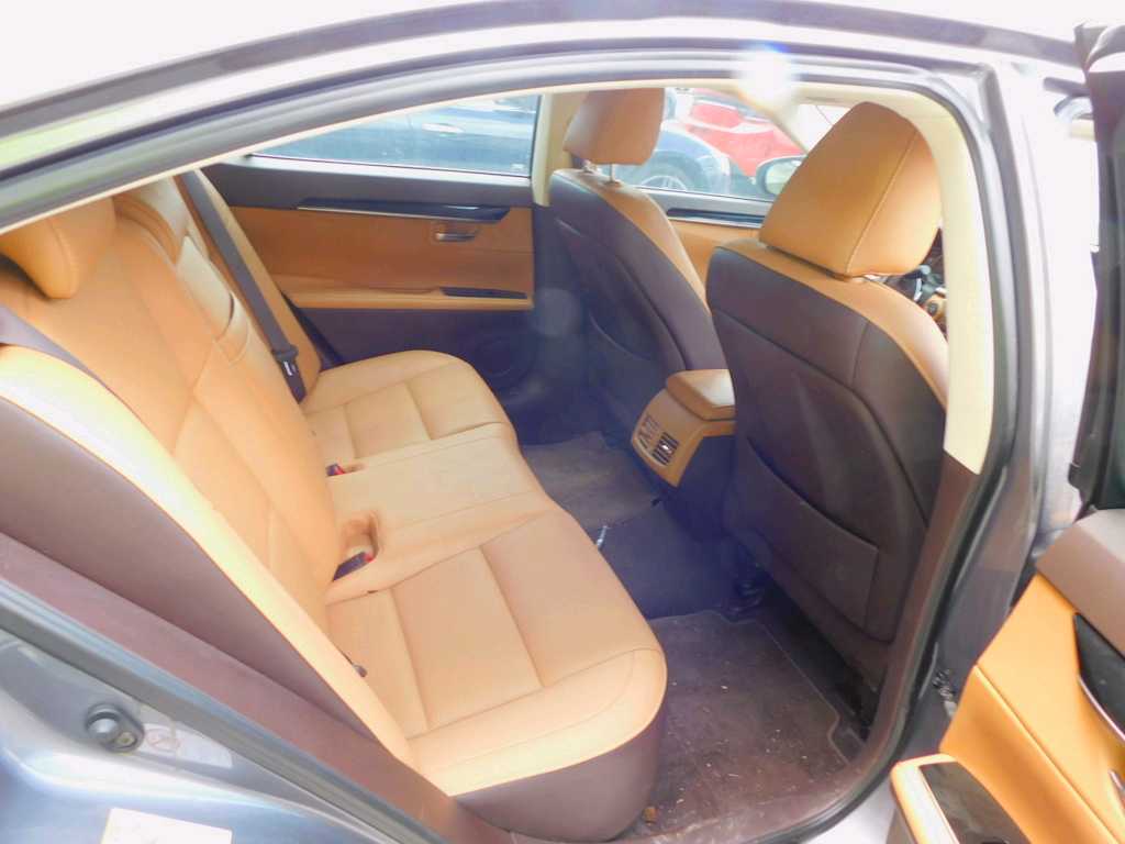 Car Image 2016 LEXUS ES 350
