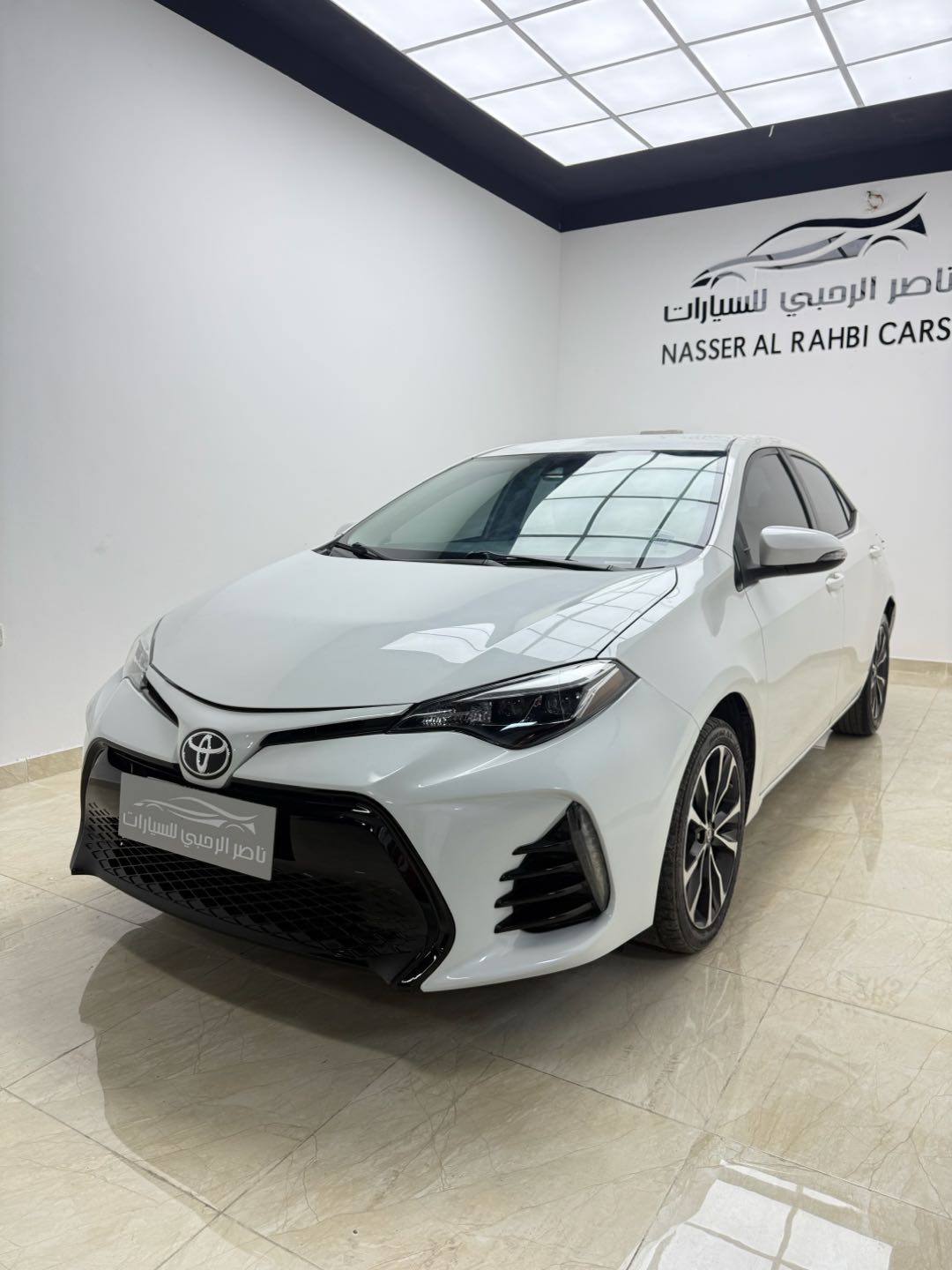 Car Image 2018 TOYOTA COROLLA SE