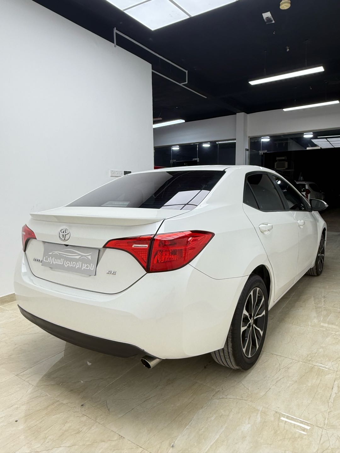 Car Image 2018 TOYOTA COROLLA SE