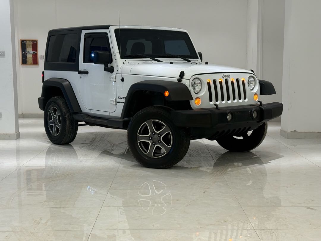 Car Image 2017 JEEP WRANGLER Sport