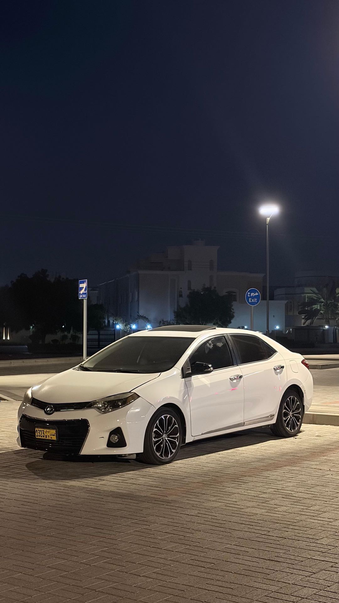Car Image 2015 TOYOTA COROLLA S