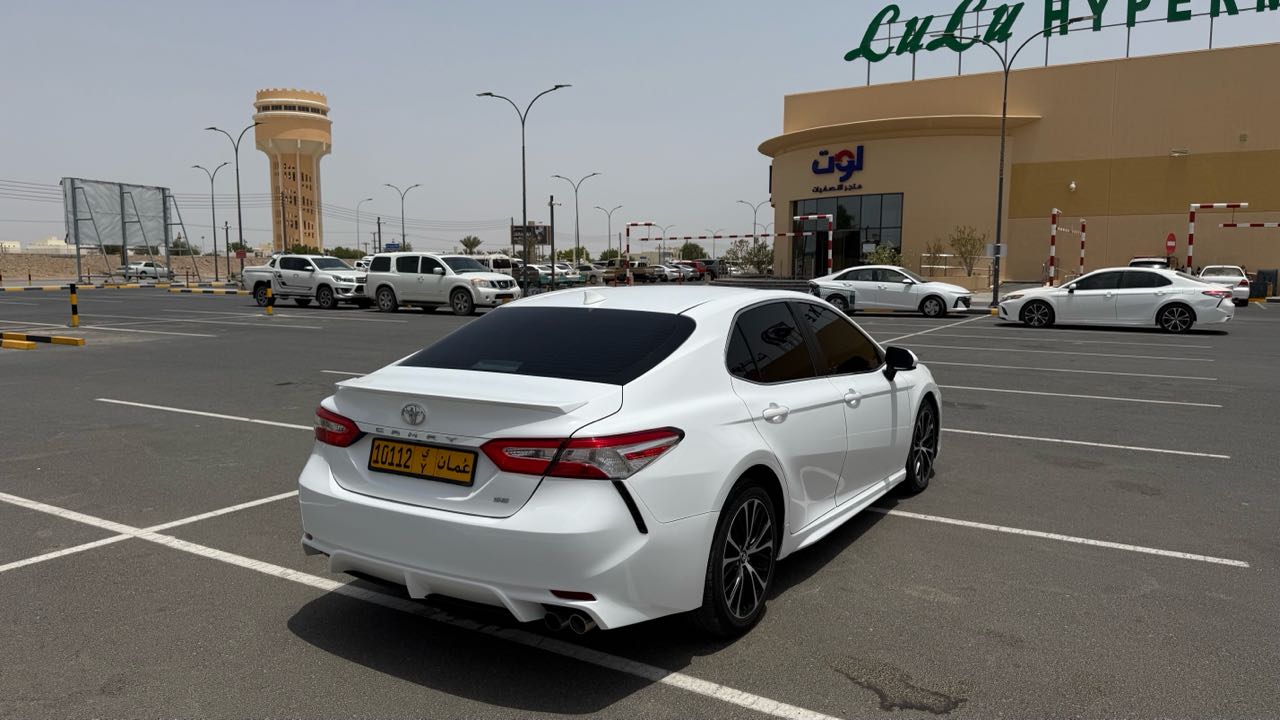 Car Image 2020 TOYOTA CAMRY SE