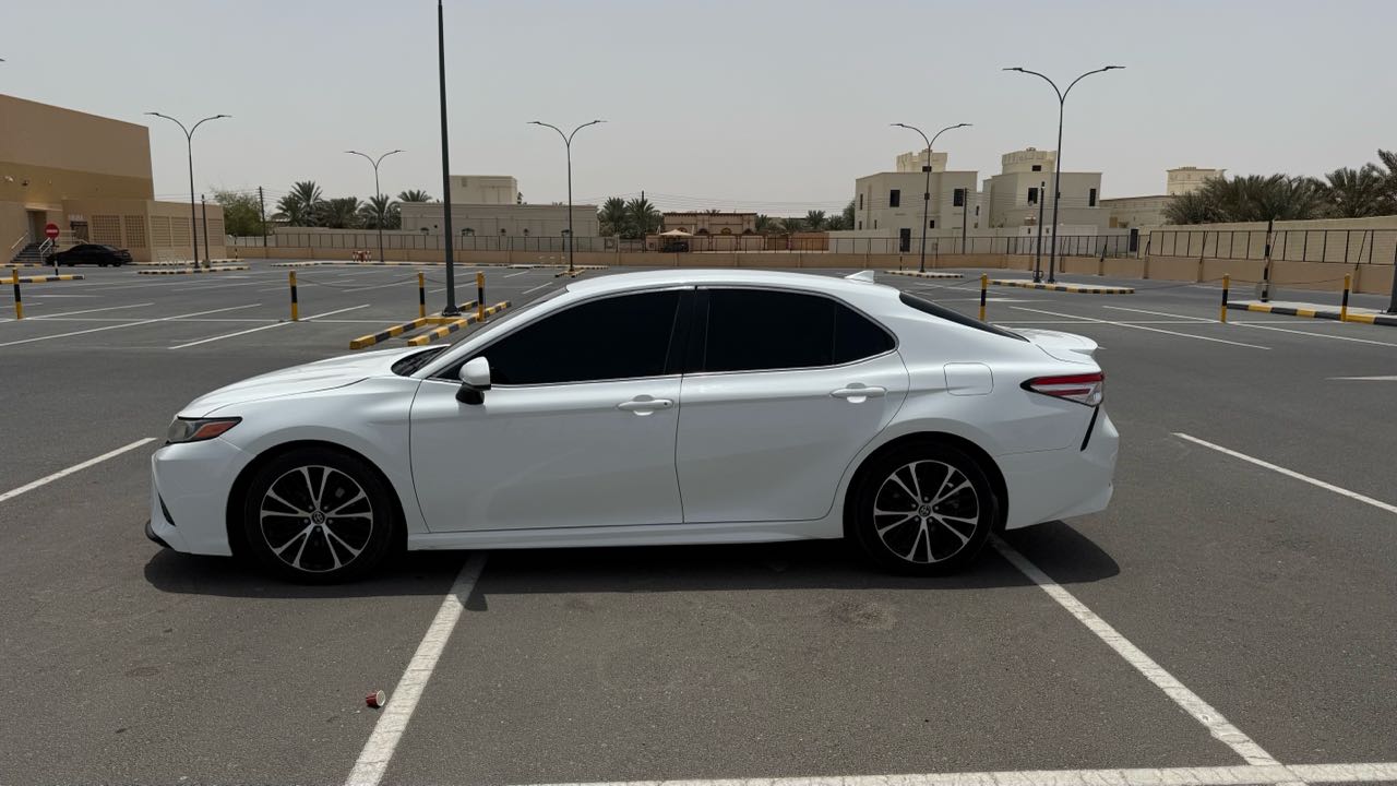 Car Image 2020 TOYOTA CAMRY SE