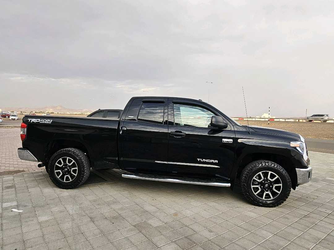 Car Image 2018 TOYOTA TUNDRA SR5