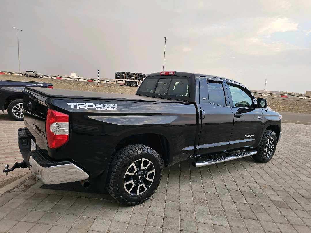 Car Image 2018 TOYOTA TUNDRA SR5