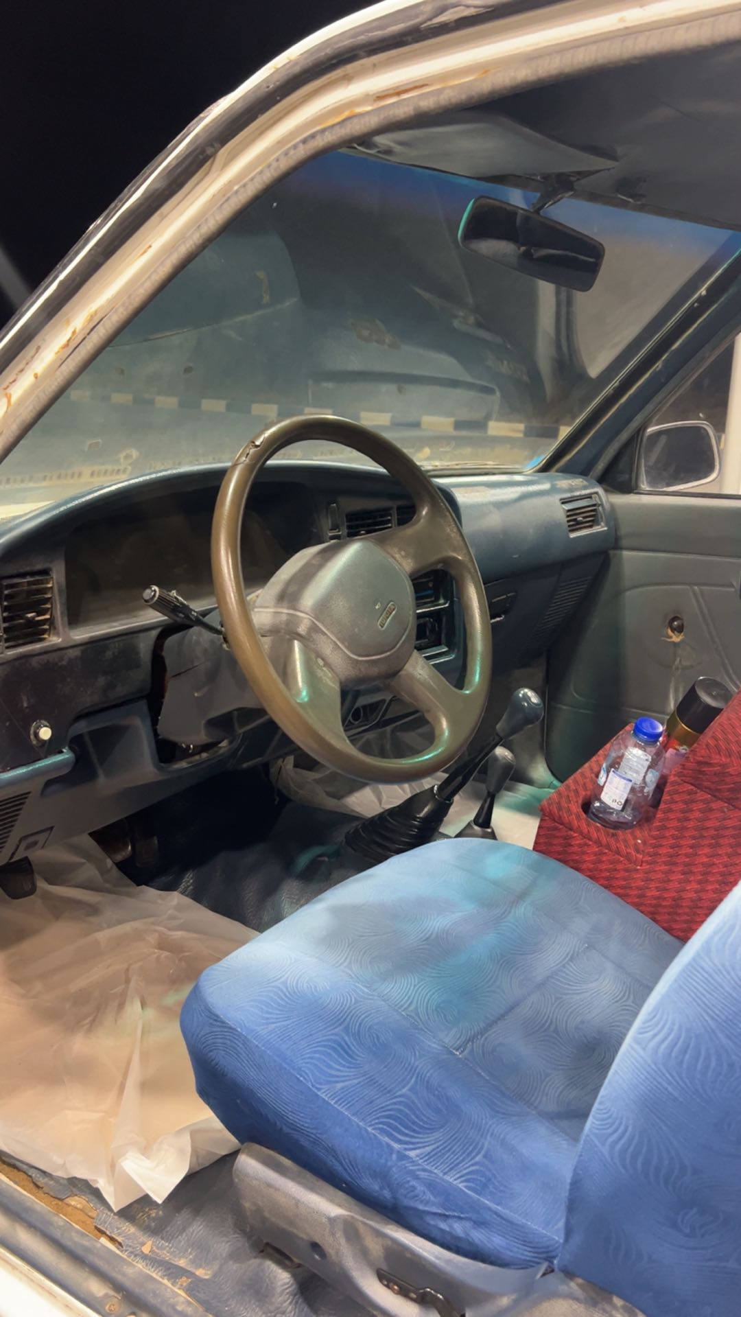 Car Image 1991 TOYOTA HILUX 