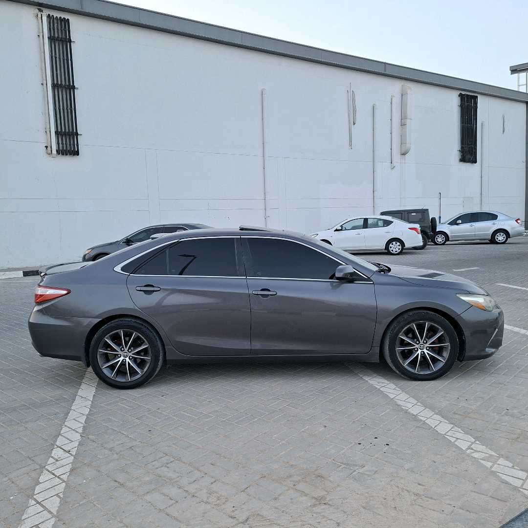 Car Image 2015 TOYOTA CAMRY XSE