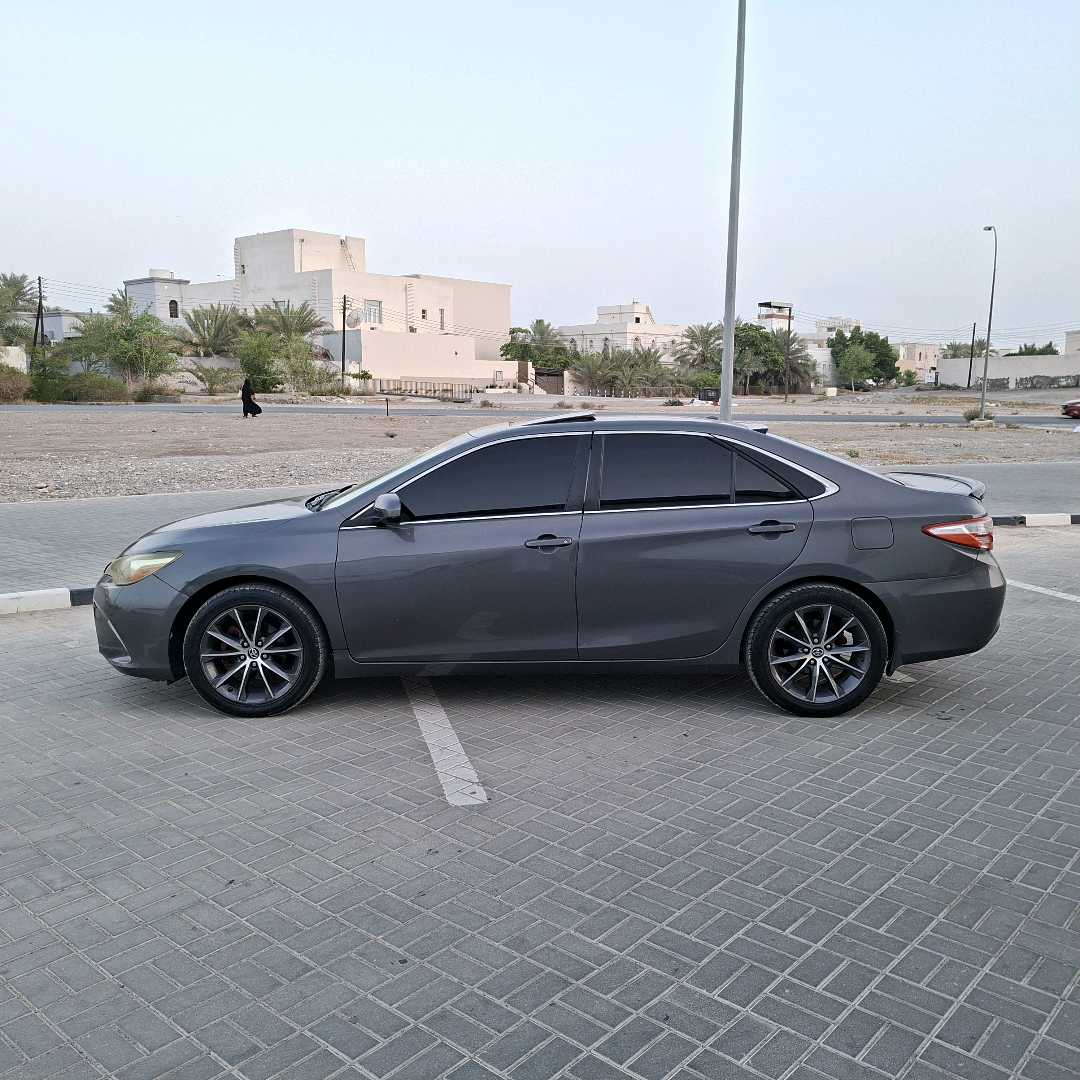 Car Image 2015 TOYOTA CAMRY XSE