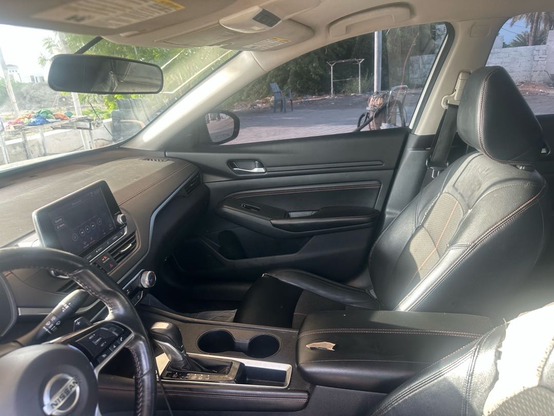 Car Image 2019 NISSAN ALTIMA SR