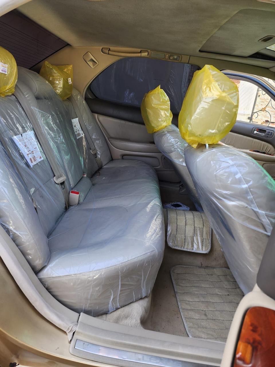 Car Image 1998 LEXUS LS 400