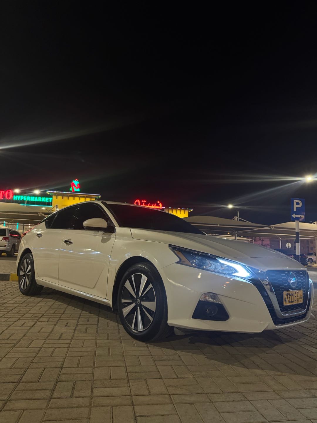 Car Image 2019 NISSAN ALTIMA SV