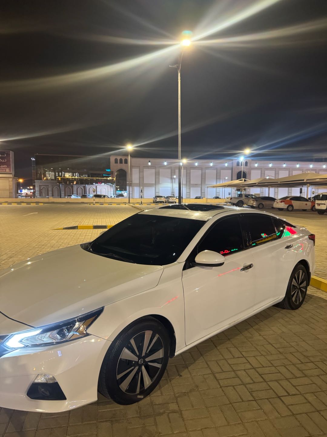 Car Image 2019 NISSAN ALTIMA SV