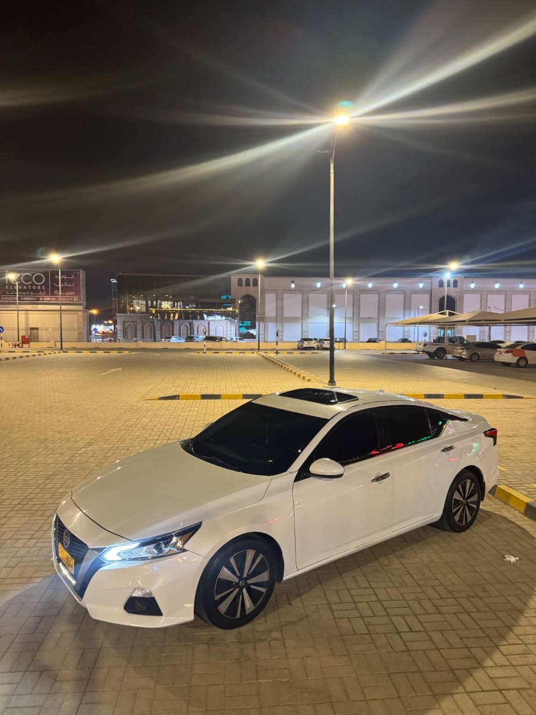 Car Image 2019 NISSAN ALTIMA SV